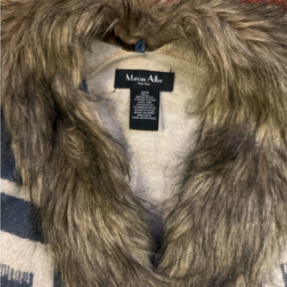 Marcus Adler cape styled in a Southwestern motif and a swish of boho fringe. EUC - Picture 3 of 5